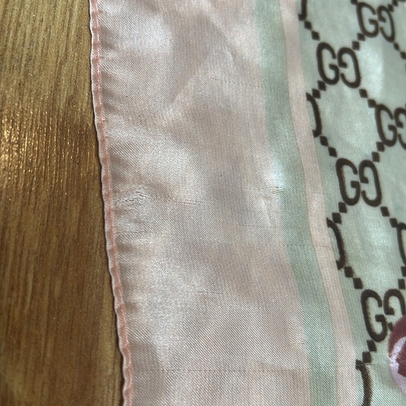 Gucci 72” x 34” Large 100% Silk Wrap Scarf with Original Gift Bag - Authentic - Picture 9 of 12